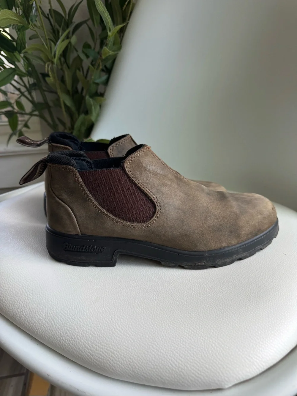 Blundstone Brown Australian Chelsea Lowcut boots size US 7/AUS 4.5 Outdoor Farm